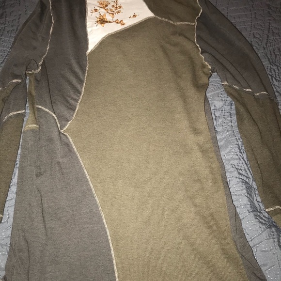 Top - Picture 3 of 3